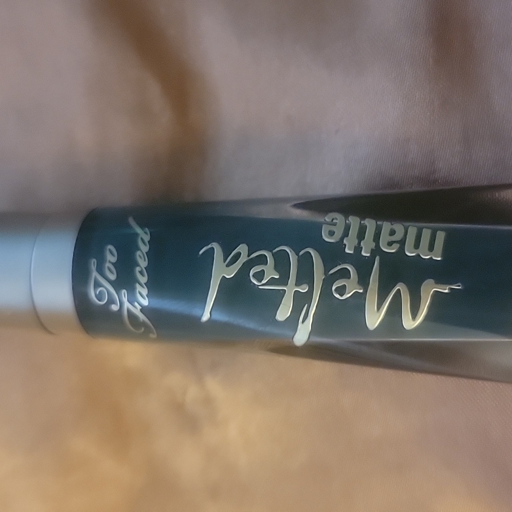 SWATCHED Too Faced Melted Matte Liquified Longwear Lipstick WICKED - Picture 2 of 4